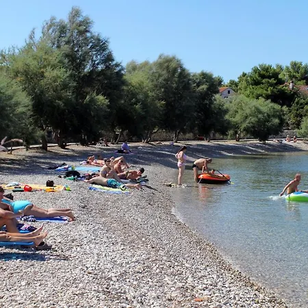 Triple 5658b 3* Supetar