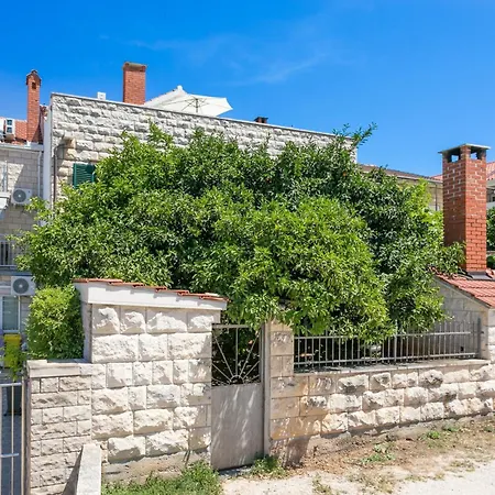 Triple 5658b 3* Supetar