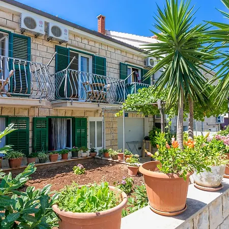 Triple 5658b Supetar