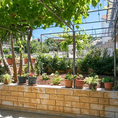 Gostinjska kuća Triple 5658b