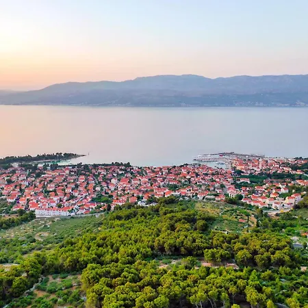 Triple 5658b Gostinjska kuća Supetar